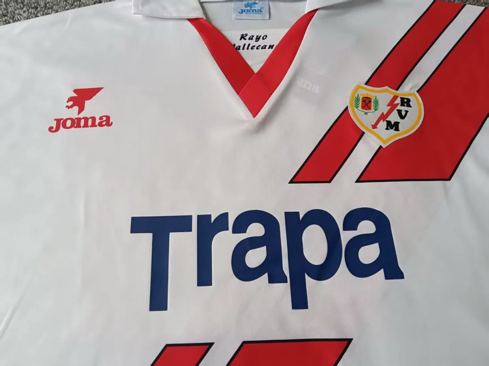 Rayo Vallecano Retrowelle Trikot - Rayo Vallecano Trikot Retrowelle | trikotfussballshop
