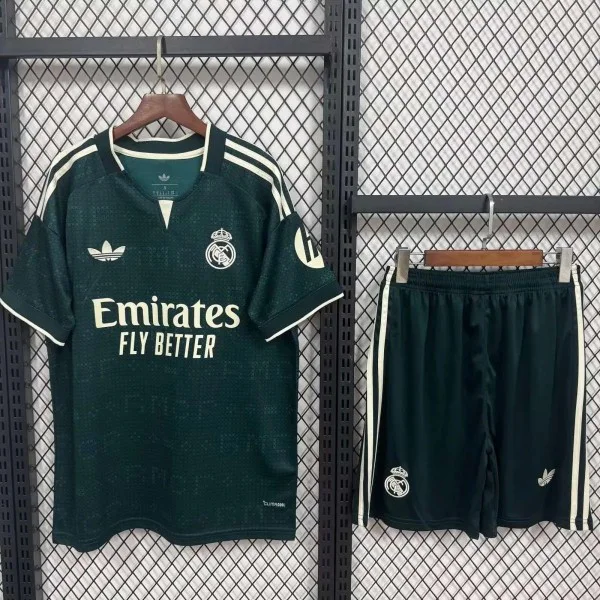 Real Madrid Set 2026 2027 Grün - Real Madrid Günstig | trikotfussballshop