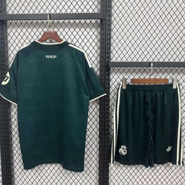 Real Madrid Set 2026 2027 Grün - Real Madrid Günstig | trikotfussballshop